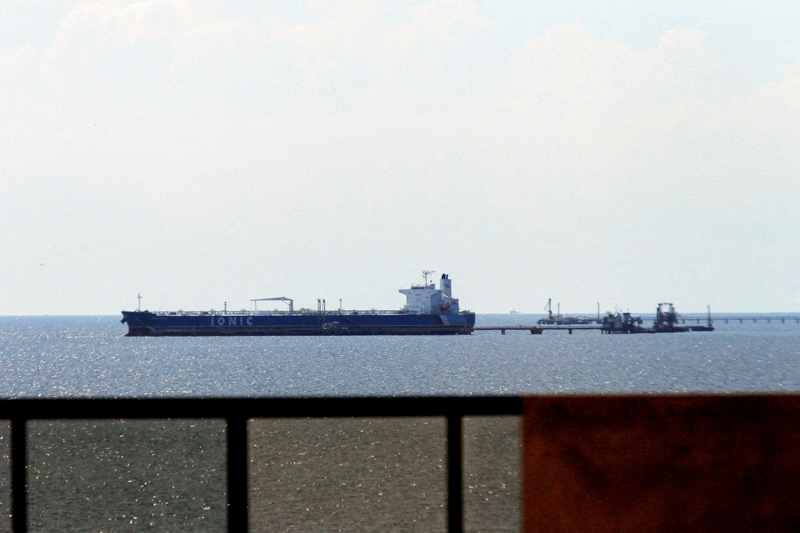 Venezuela Orders Its Navy To Escort Oil Tankers After Trump's Blockade Threat - News From Antiwar.com